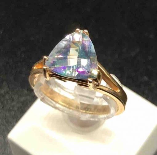 14 KT Yellow Gold Simple Checker-Cut Caribbean Topaz Triangle
