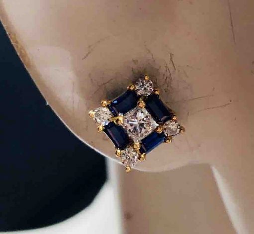 14 KT Yellow Gold Small Square Of Sapphire Baguettes With 1 Diamond In Middle