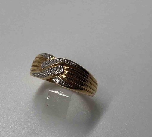 gold band with design and diamonds ring - Image 3