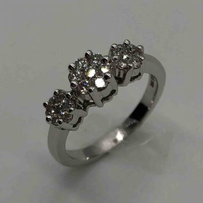 3 diamond flowers ring