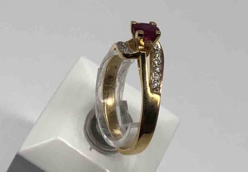 High Set Round Ruby - Image 4