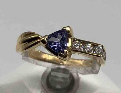 Slim Ring With Triangular Tanzanite - Image 2