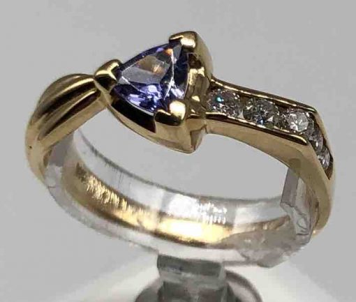 Slim Ring With Triangular Tanzanite
