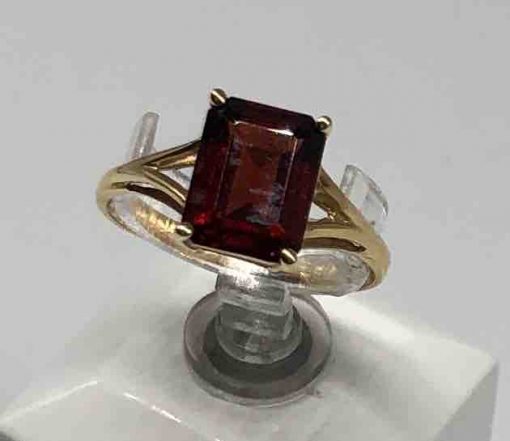 Garnet Rectangular Ring - Image 3