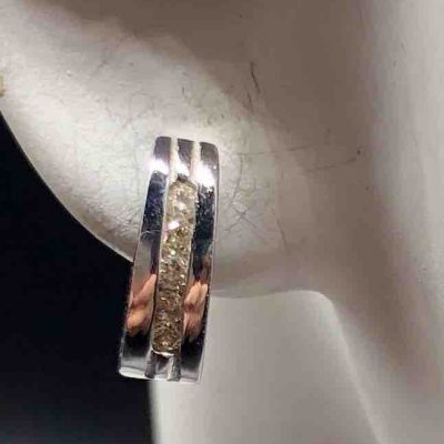 14 KT White Gold Simple Row Of Diamonds